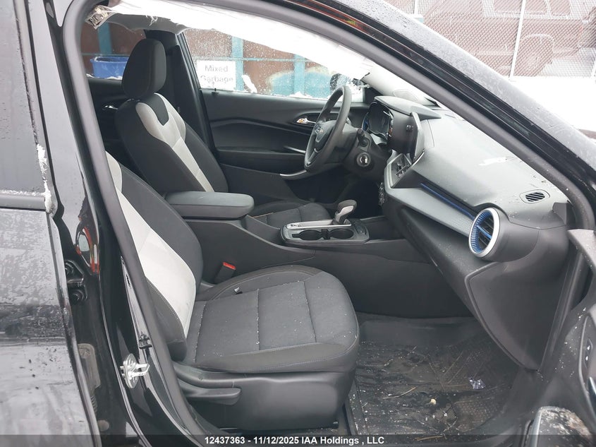 KL77LFE26SC104512 2025 CHEVROLET TRAX photo no. 5