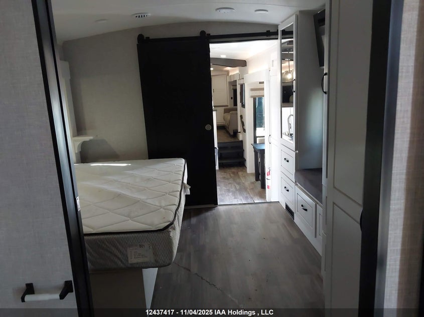 1UJCD0BV2S1LF0099 2025   photo no. 15