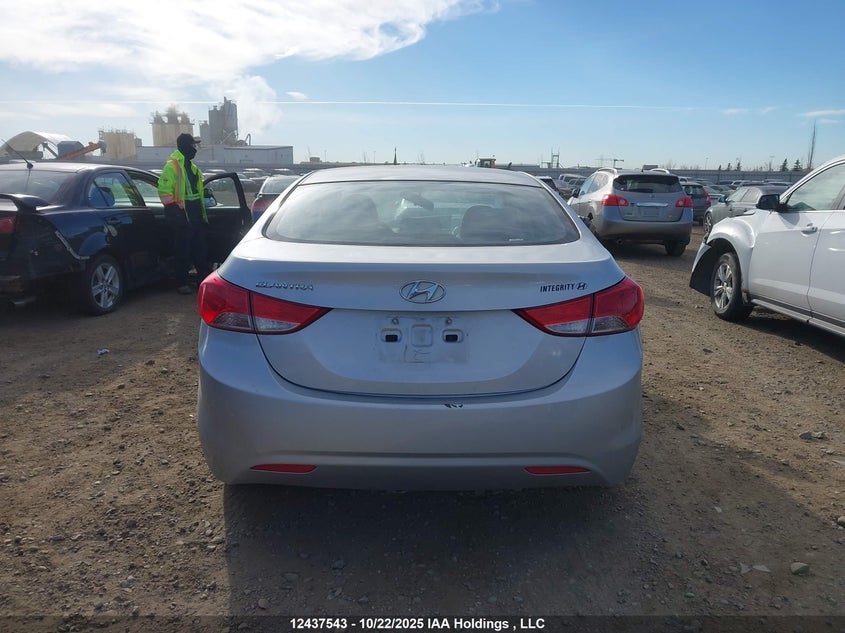 5NPDH4AE8BH038352 2011 HYUNDAI ELANTRA photo no. 16