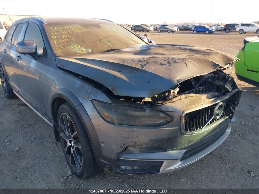 YV4A22NL3H1000963 2017 VOLVO V90 CROSS COUNTRY photo no. 12