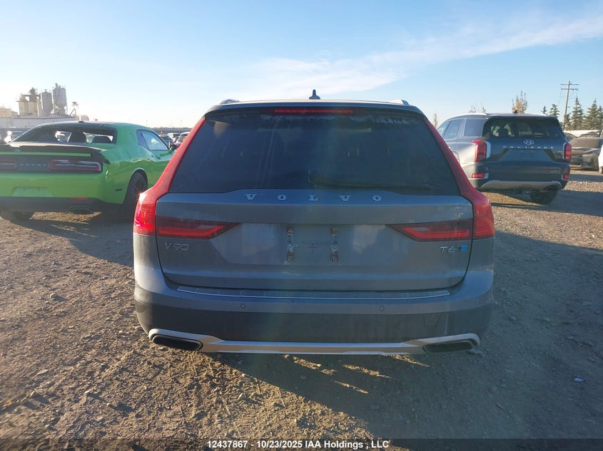 YV4A22NL3H1000963 2017 VOLVO V90 CROSS COUNTRY photo no. 17