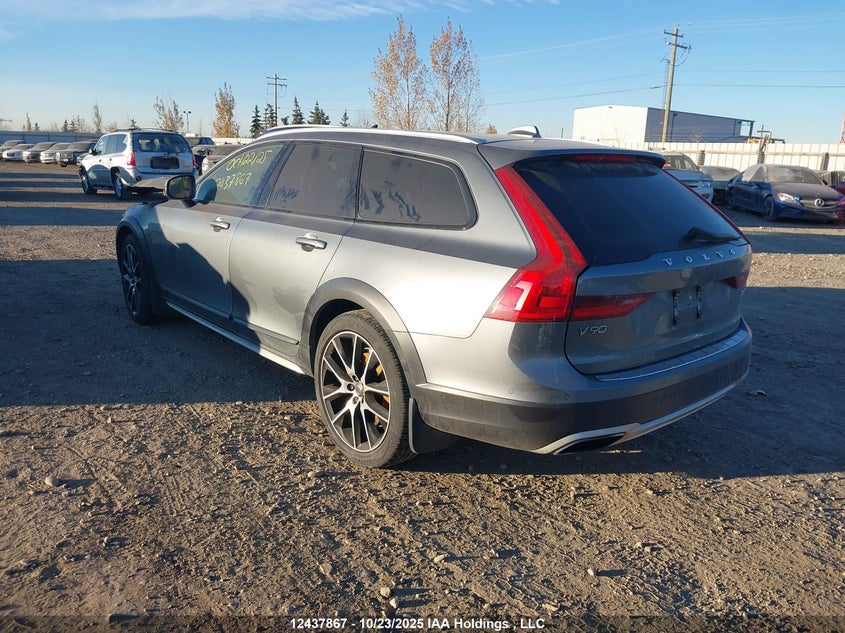 YV4A22NL3H1000963 2017 VOLVO V90 CROSS COUNTRY photo no. 3