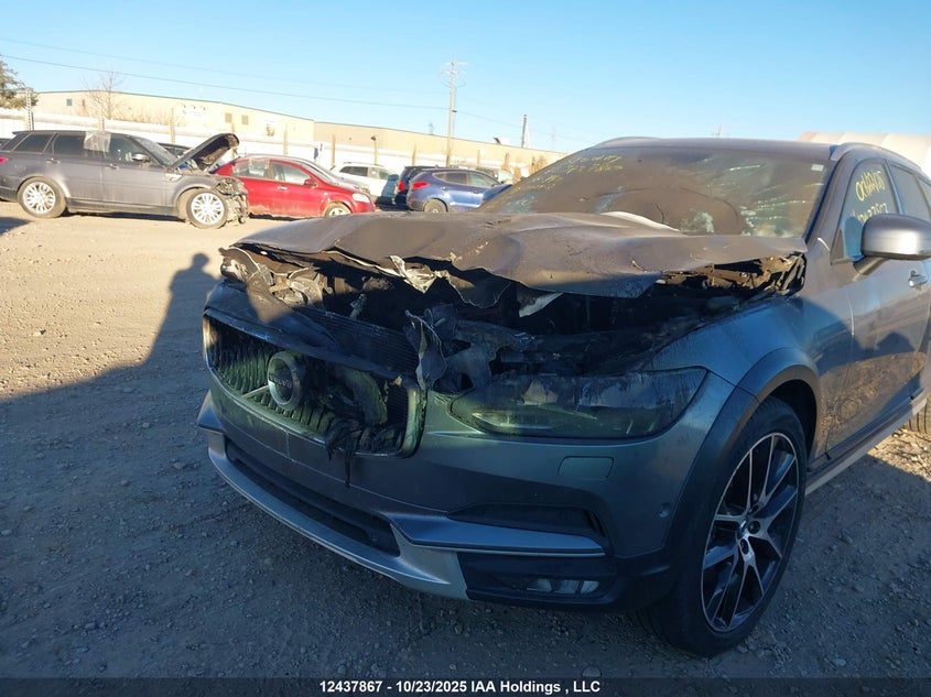 YV4A22NL3H1000963 2017 VOLVO V90 CROSS COUNTRY photo no. 6