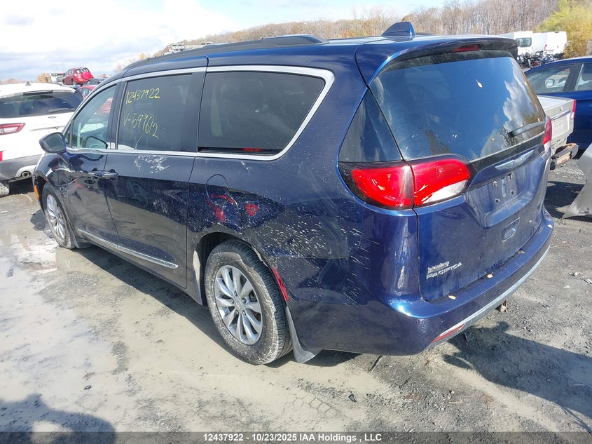 2C4RC1BG9HR599612 2017 CHRYSLER PACIFICA photo no. 3