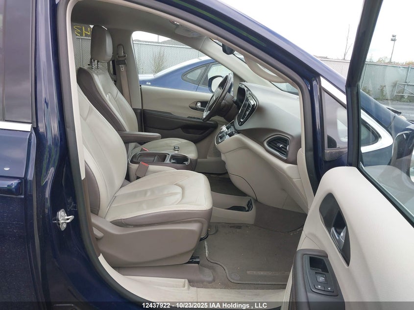 2C4RC1BG9HR599612 2017 CHRYSLER PACIFICA photo no. 5