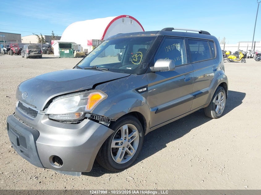 2010 Kia Soul VIN: KNDJT2A2XA7056043 Lot: 12437998