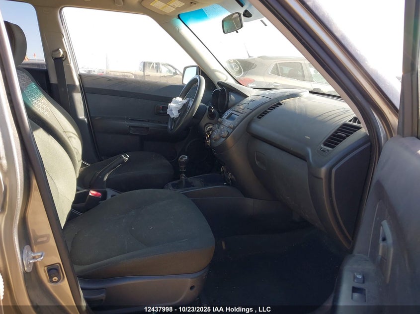 2010 Kia Soul VIN: KNDJT2A2XA7056043 Lot: 12437998