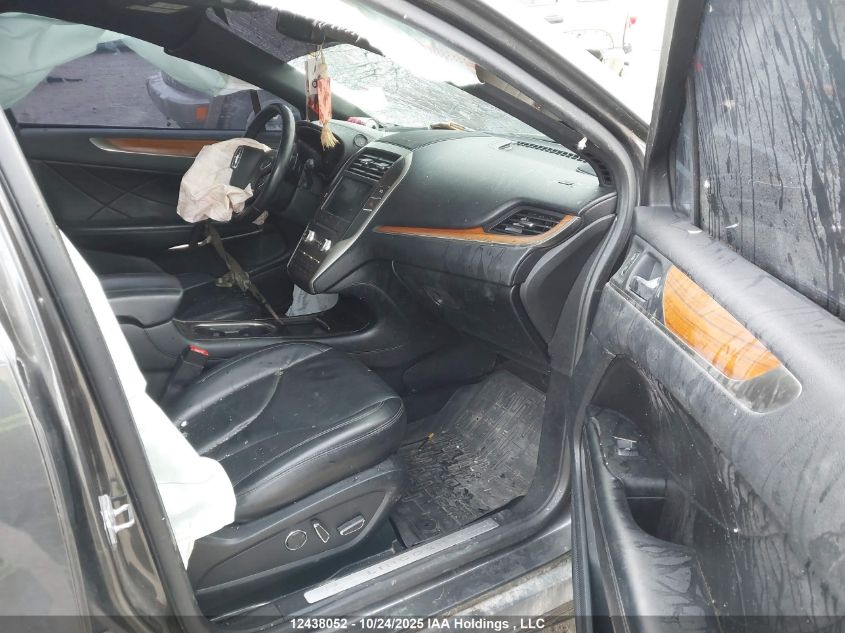 5LMCJ2D97JUL03021 2018 LINCOLN MKC photo no. 5