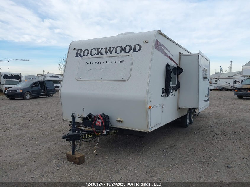 4X4TRLA20AD104481 2010   photo no. 2