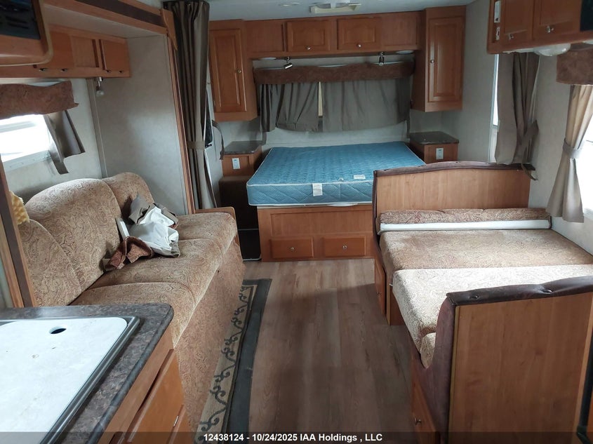 4X4TRLA20AD104481 2010   photo no. 8