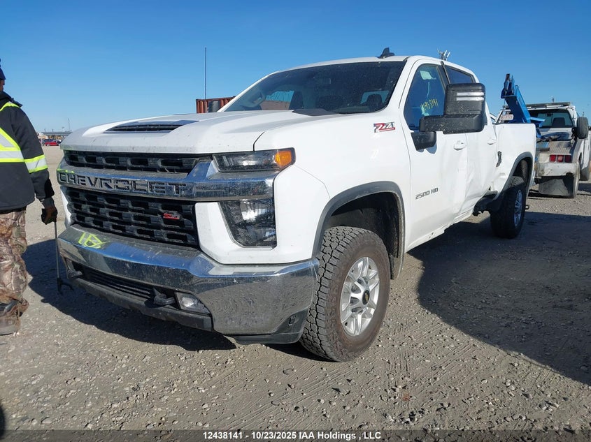 2GC4YNE74P1713351 2023 CHEVROLET SILVERADO photo no. 2