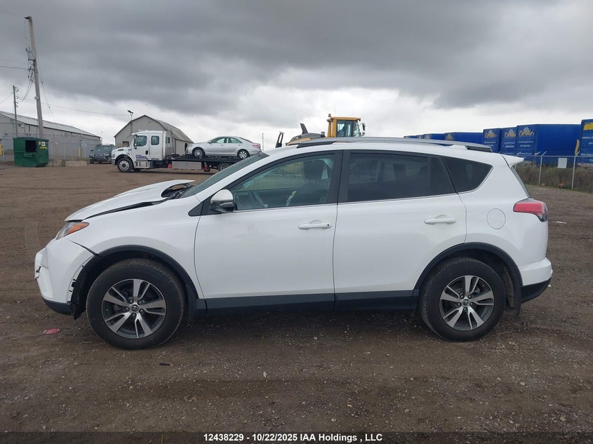2T3BFREV3JW853568 2018 TOYOTA RAV 4 photo no. 14