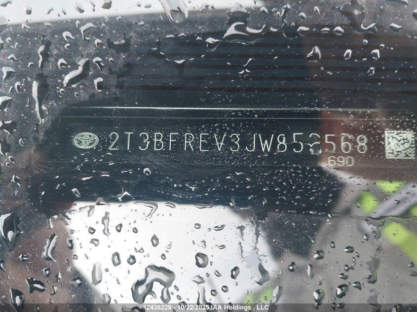 2T3BFREV3JW853568 2018 TOYOTA RAV 4 photo no. 18