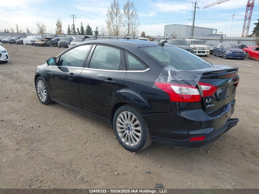 1FAHP3J25CL295878 2012 FORD FOCUS photo no. 3