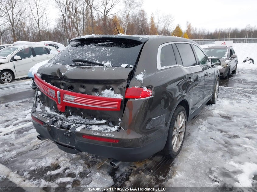 2LMHJ5AT6BBJ53733 2011 LINCOLN MKT photo no. 4