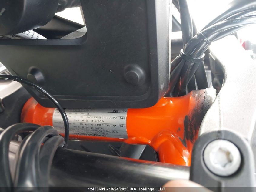 2017 Ktm 1290 Super Duke Gt VIN: VBKV69400HM954060 Lot: 12438601