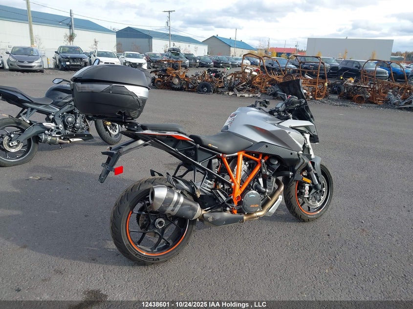 VBKV69400HM954060 2017 KTM  photo no. 4