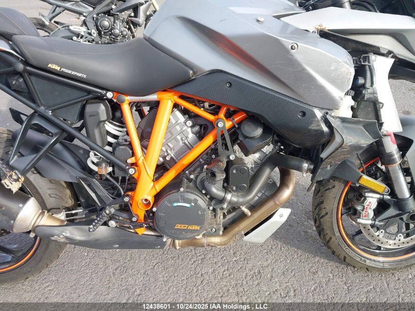 2017 Ktm 1290 Super Duke Gt VIN: VBKV69400HM954060 Lot: 12438601