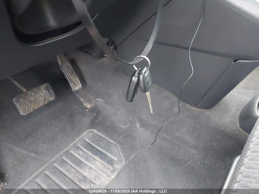 2008 Toyota Matrix Wagon VIN: 2T1KR32E38C713596 Lot: 12438628