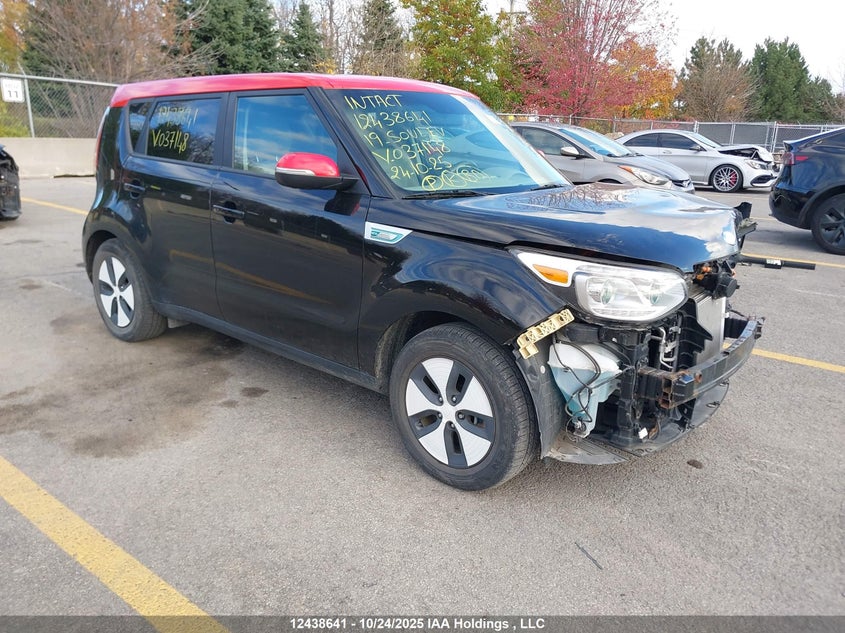 KNDJP3AE9K7037148 KIA SOUL EV Photo 1