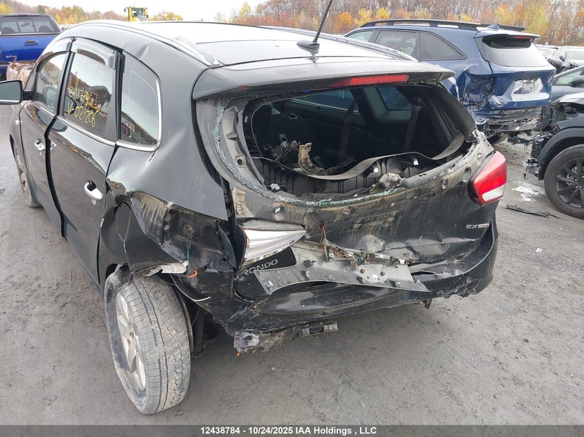 2014 Kia Rondo VIN: KNAHU8A3XE7021206 Lot: 12438784