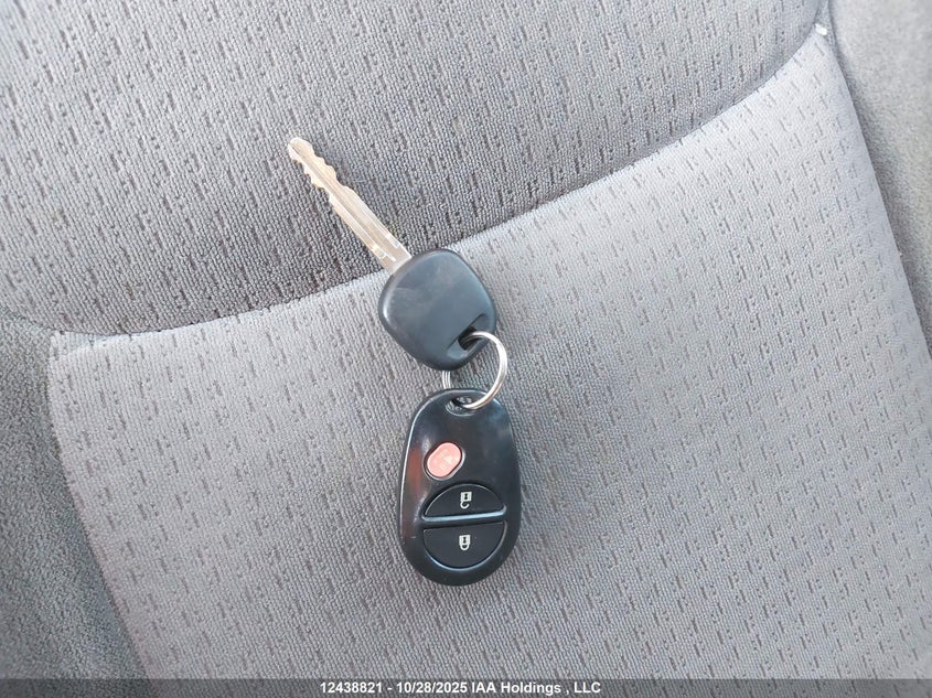 5TDBK4CCXAS028838 2010 TOYOTA SIENNA photo no. 11