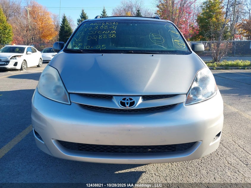 5TDBK4CCXAS028838 2010 TOYOTA SIENNA photo no. 12