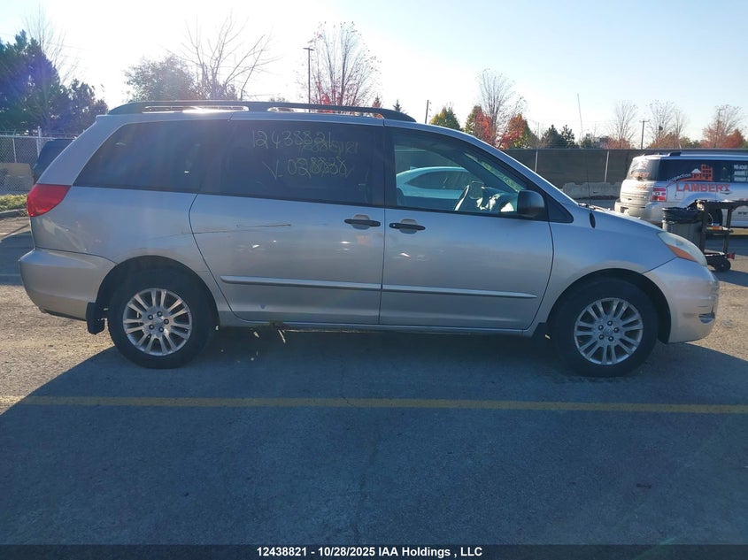 5TDBK4CCXAS028838 2010 TOYOTA SIENNA photo no. 13