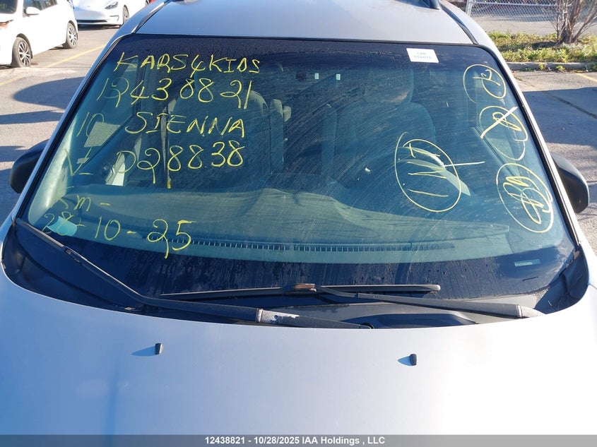 5TDBK4CCXAS028838 2010 TOYOTA SIENNA photo no. 17