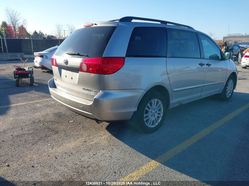 5TDBK4CCXAS028838 2010 TOYOTA SIENNA photo no. 4