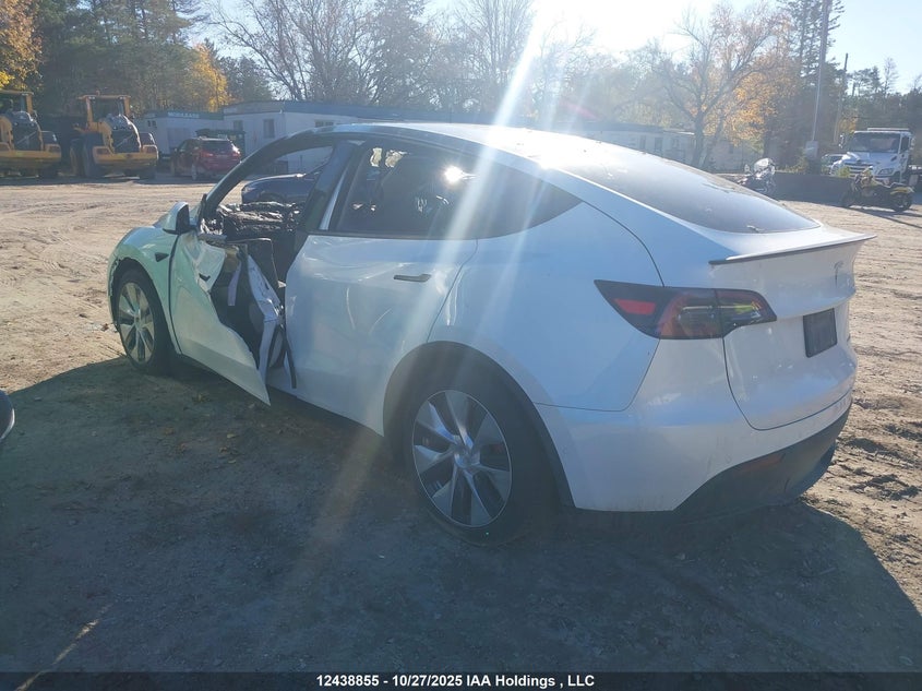7SAYGDEF7NF500073 2022 TESLA MODEL Y photo no. 3