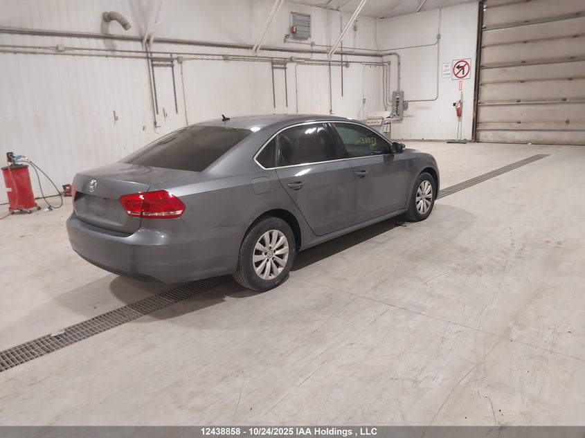 1VWAH7A32EC009042 2014 VOLKSWAGEN PASSAT photo no. 4