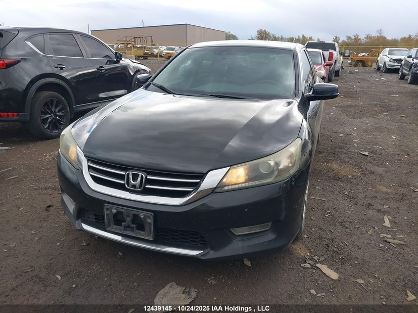 1HGCR3F83DA800519 2013 HONDA ACCORD photo no. 2