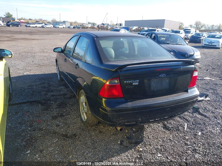 1FAFP34NX7W280889 2007 FORD FOCUS photo no. 3