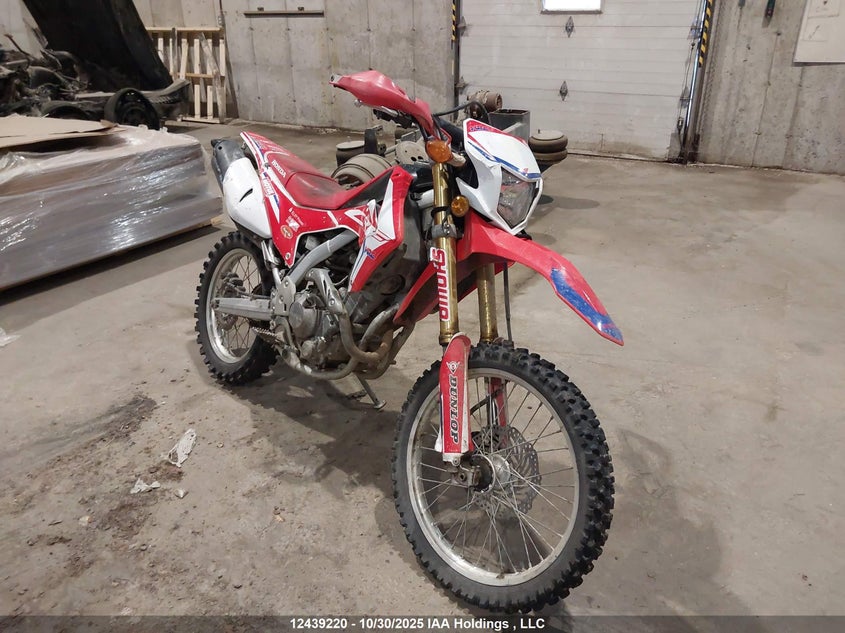 MLHMD3820E5100264 HONDA CRF250 Photo 1