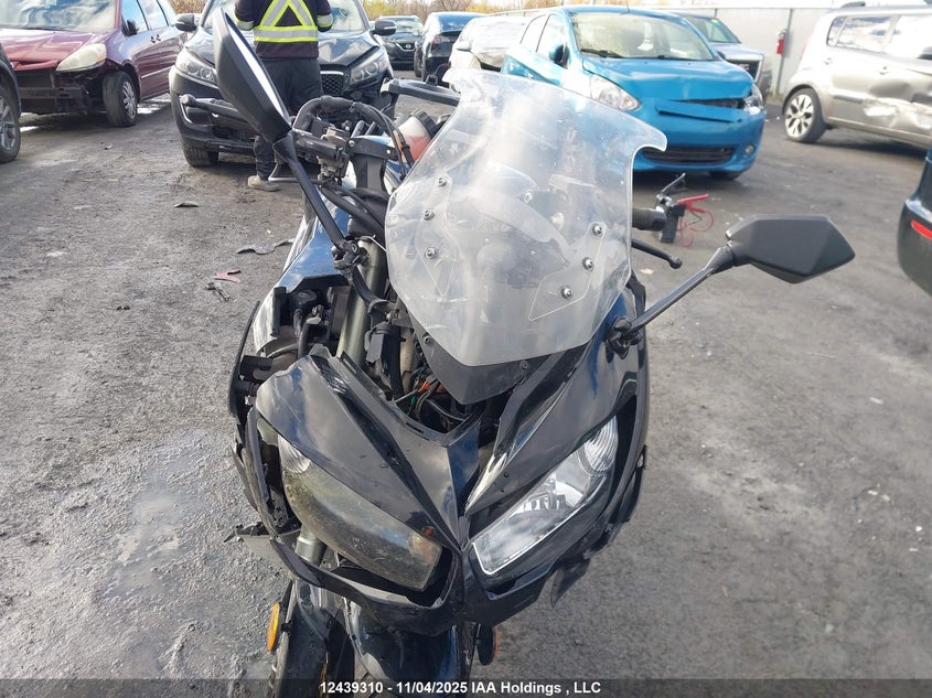 JKAZXCG13BA003954 2011 KAWASAKI ZX photo no. 5