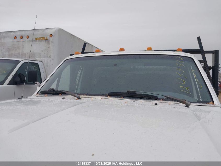 1996 Ford F350 VIN: 2FDJF37H3TCA70830 Lot: 12439337