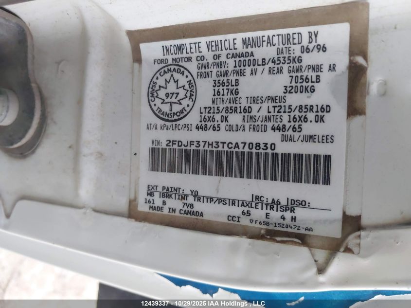 1996 Ford F350 VIN: 2FDJF37H3TCA70830 Lot: 12439337