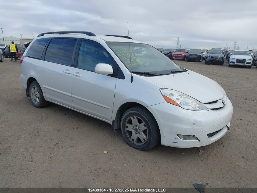 5TDZK23C38S196351 TOYOTA SIENNA Photo 1