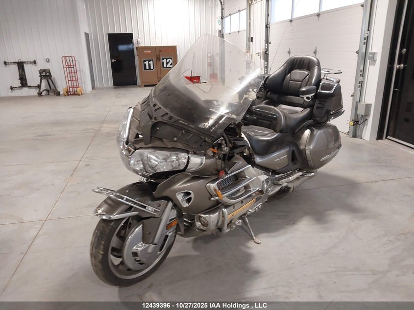1HFSC47LX8A705133 2008 HONDA GL1800C photo no. 2