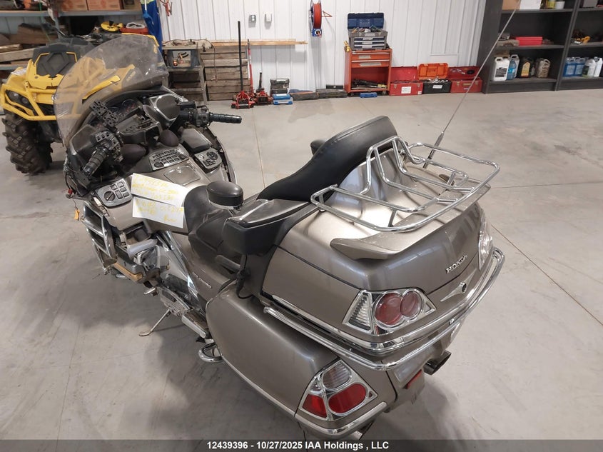 1HFSC47LX8A705133 2008 HONDA GL1800C photo no. 3
