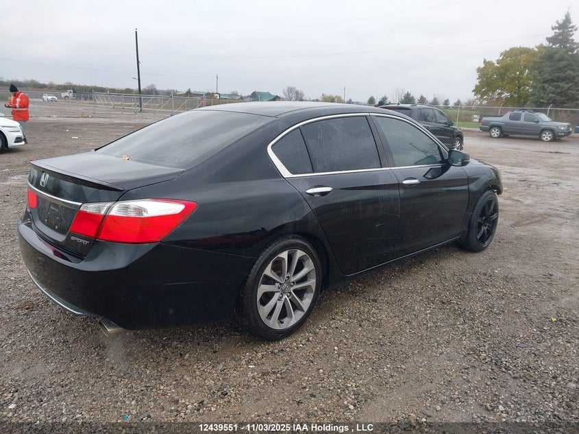 1HGCR2F59FA804433 2015 HONDA ACCORD photo no. 4