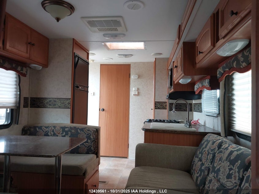 47CTF3L27BT207138 2011   photo no. 8