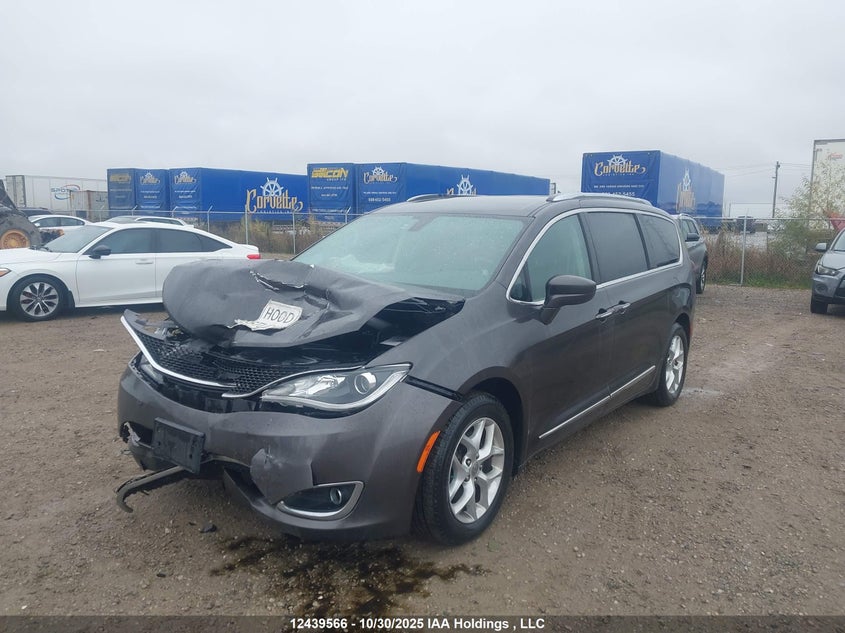 2C4RC1EG8HR694979 2017 CHRYSLER PACIFICA photo no. 2