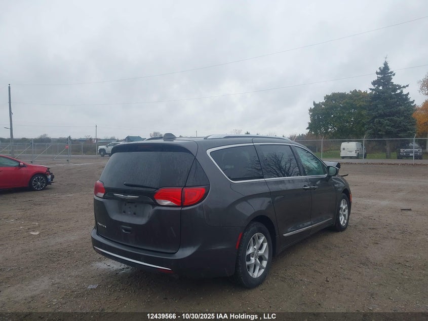 2C4RC1EG8HR694979 2017 CHRYSLER PACIFICA photo no. 4