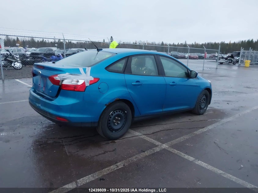 1FAHP3F2XCL350737 2012 FORD FOCUS photo no. 4