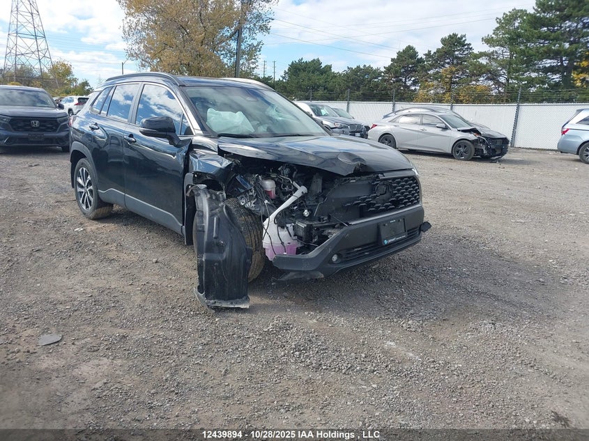 7MUDAABG7PV070476 2023 Toyota Corolla Cross Xle auction photo 1