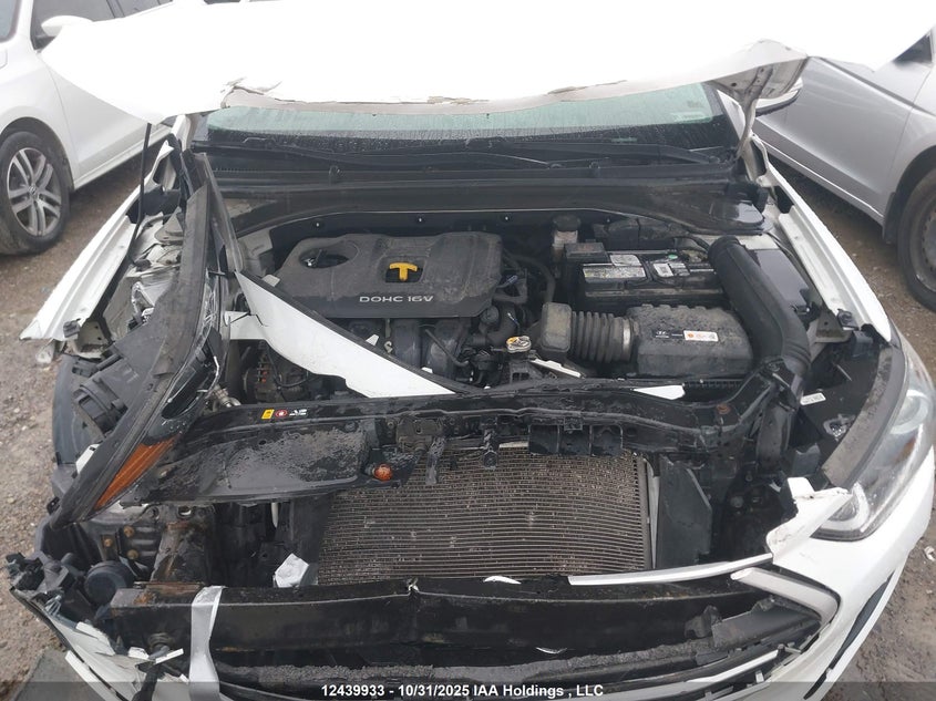 KMHD84LF0HU402358 2017 HYUNDAI ELANTRA photo no. 10