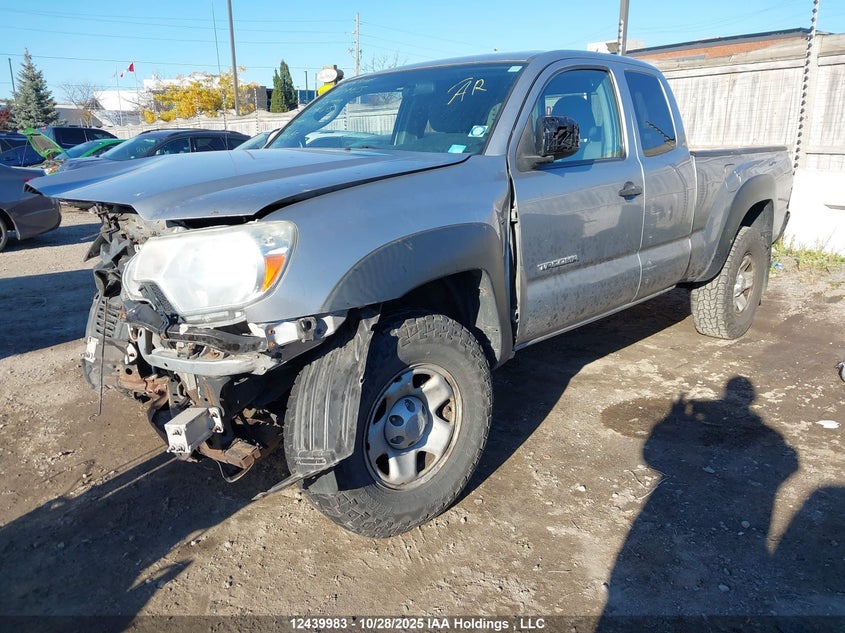 5TFUU4EN0EX090895 2014 TOYOTA TACOMA photo no. 2