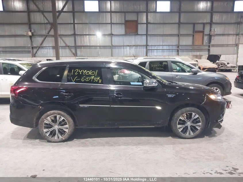 JA4J24A5XJZ609393 2018 MITSUBISHI OUTLANDER photo no. 14